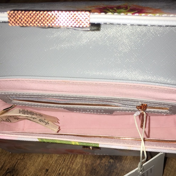 🌸NWT Ted Baker Crossbody Bag 🌸 - Picture 2 of 4